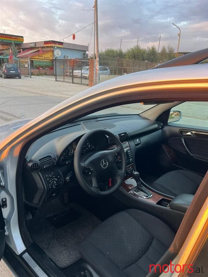 2006' Mercedes-Benz C 220 photo #4