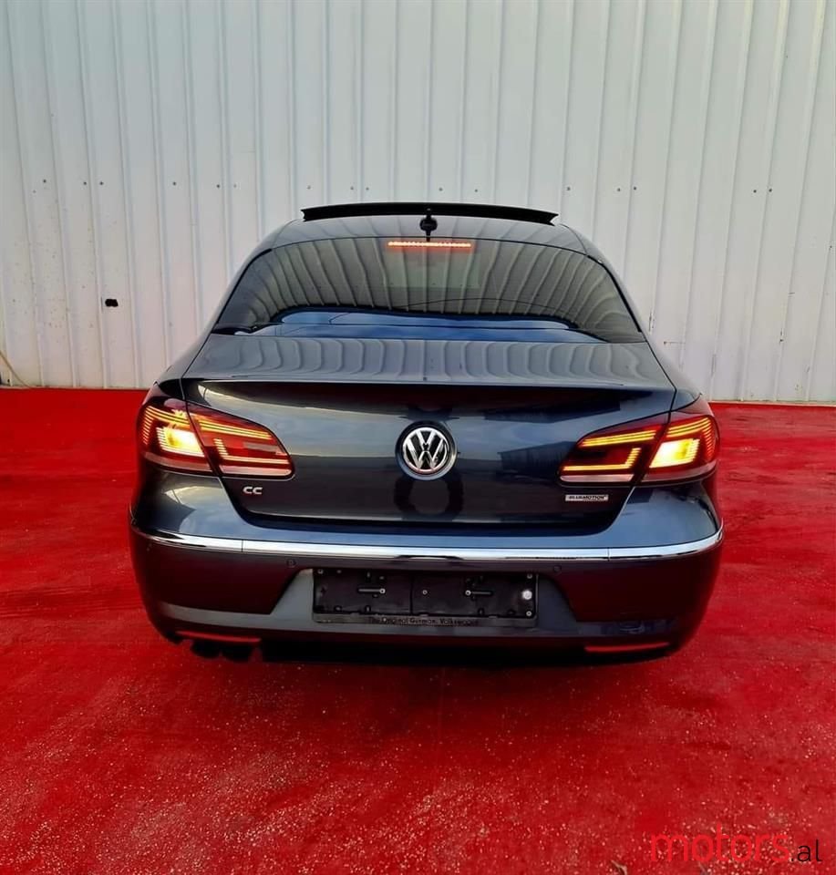 2012' Volkswagen Passat photo #3