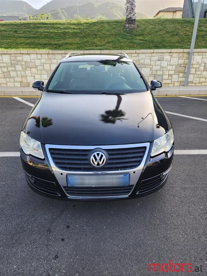 2008' Volkswagen Passat photo #2