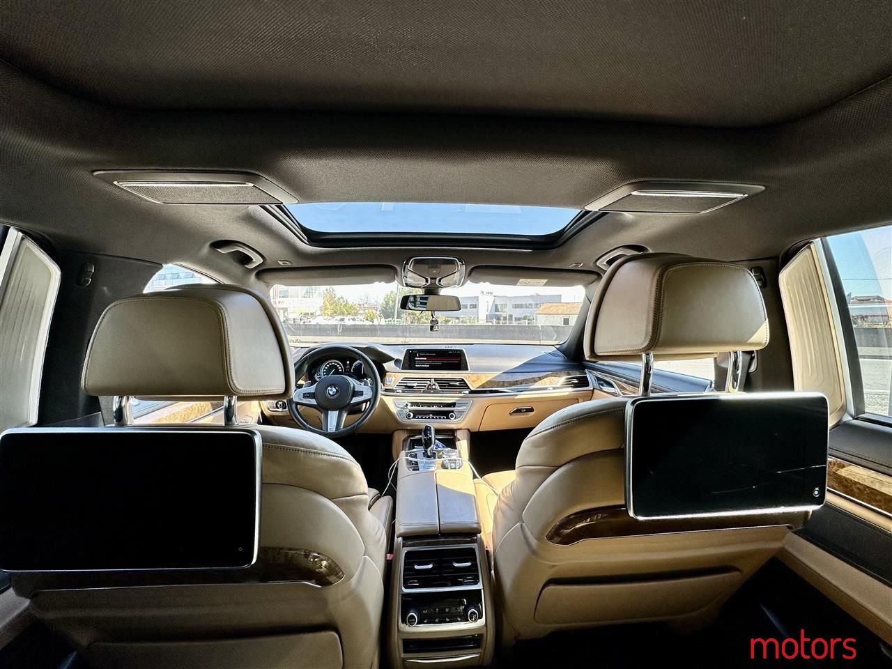 2016' BMW 740 photo #6