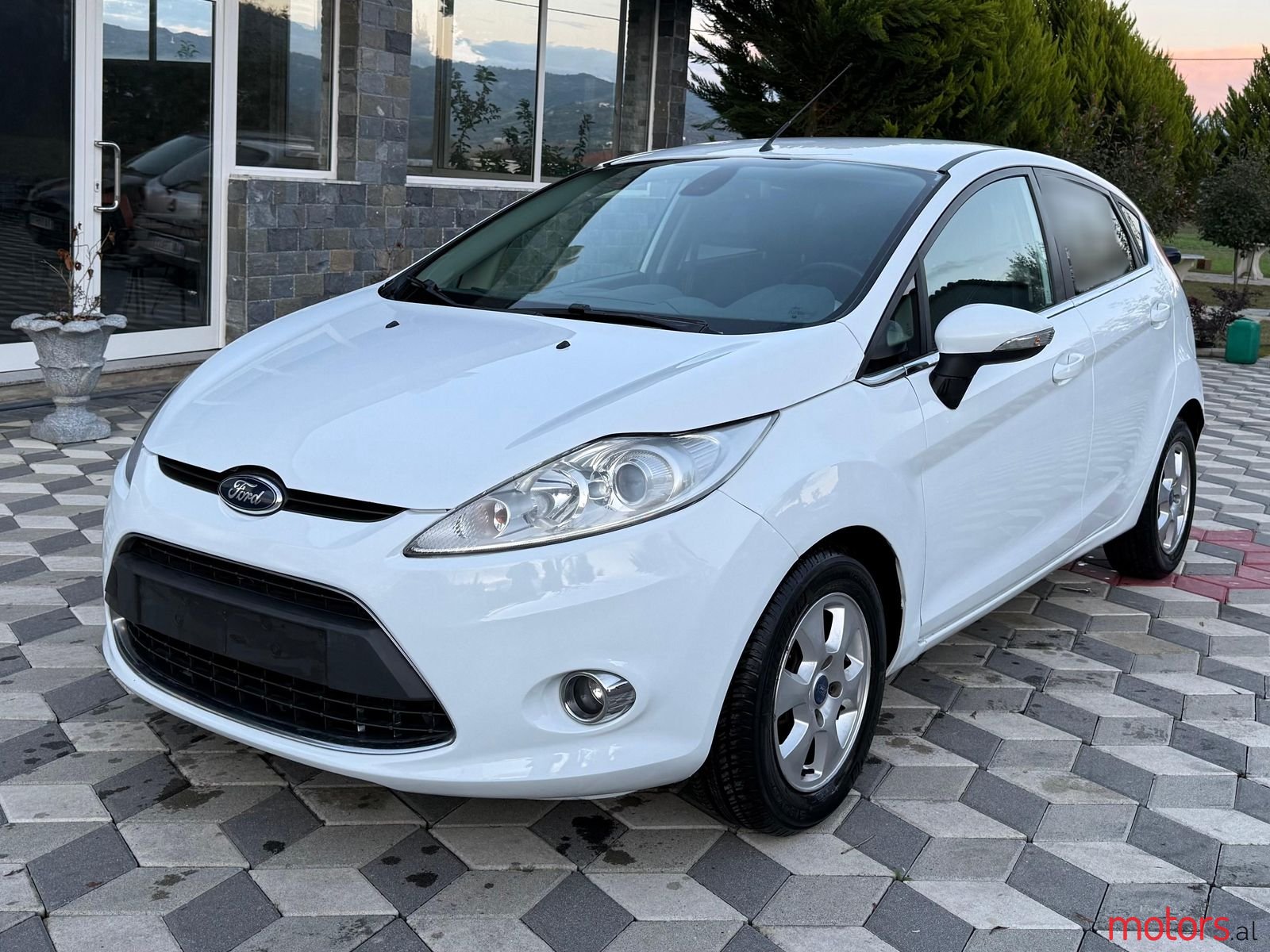 2010' Ford Fiesta photo #4