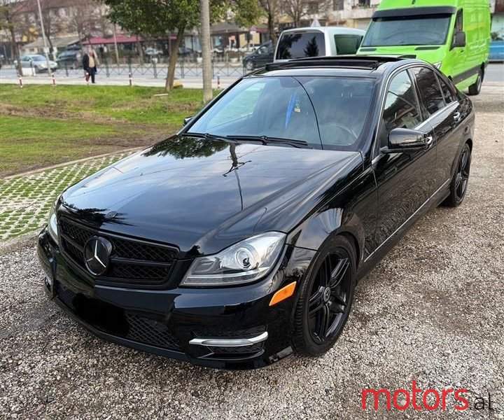 2012' Mercedes-Benz C 250 photo #2
