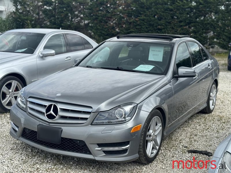 2012' Mercedes-Benz C 300 photo #3