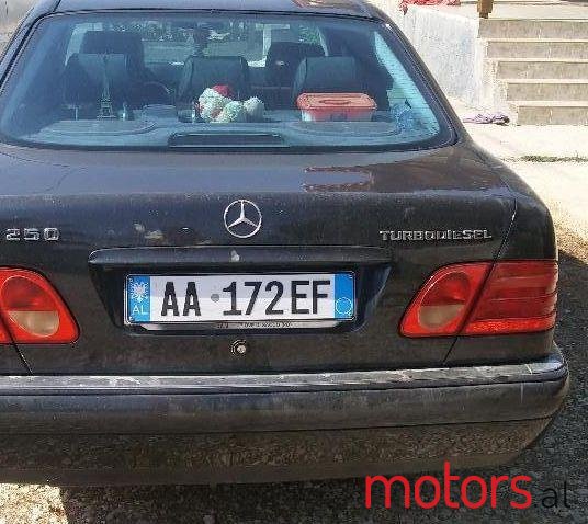 1999' Mercedes-Benz 250 photo #1