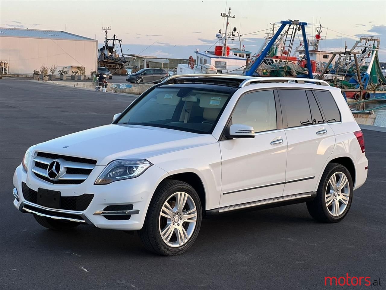2013' Mercedes-Benz GLK 250 photo #2