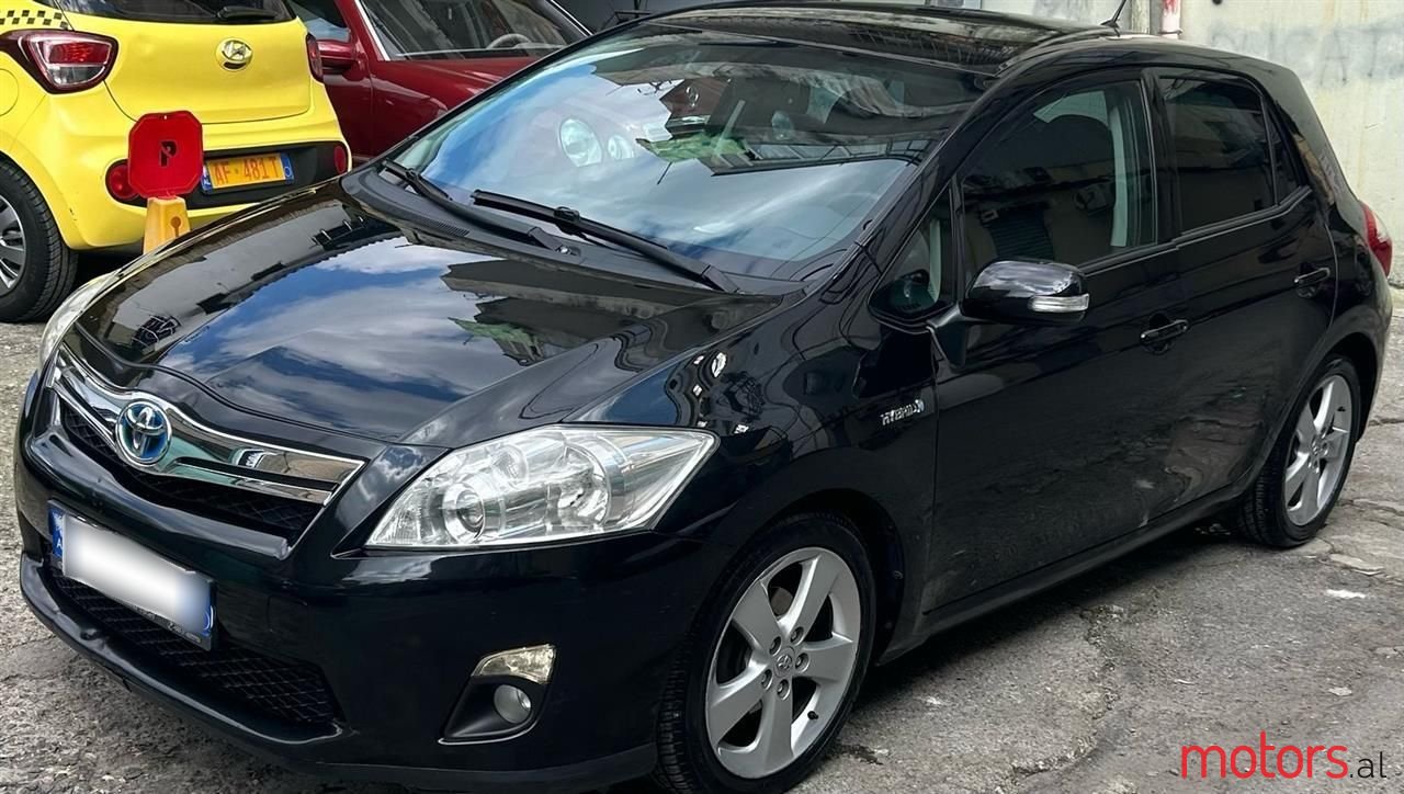 2011' Toyota Auris photo #4