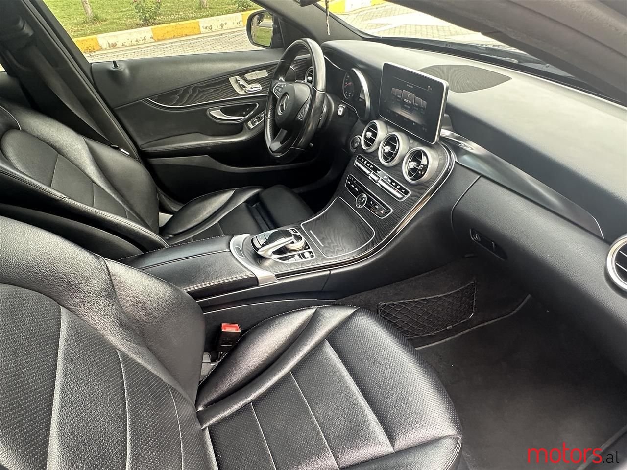 2016' Mercedes-Benz C 300 photo #2