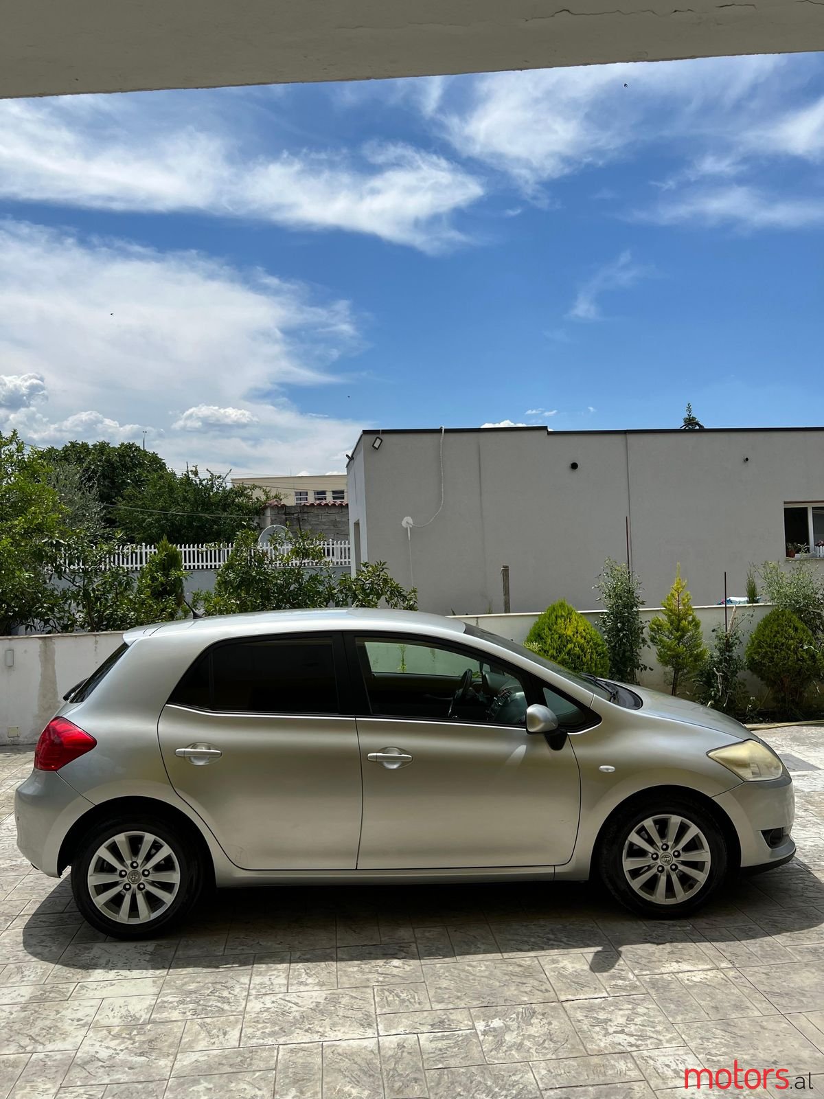 2007' Toyota Auris photo #1