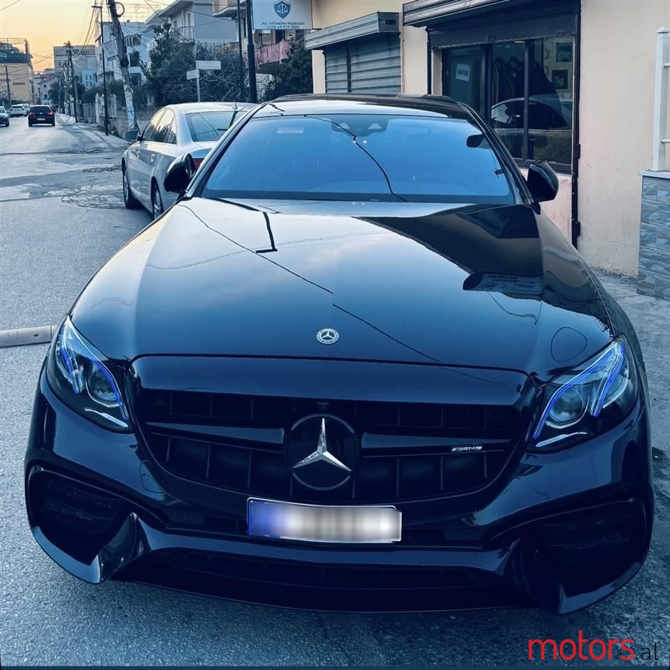 2019' Mercedes-Benz E 220 photo #1