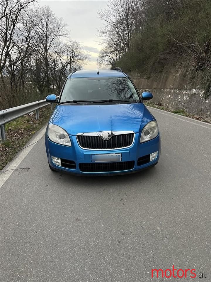 2008' Skoda Roomster photo #1