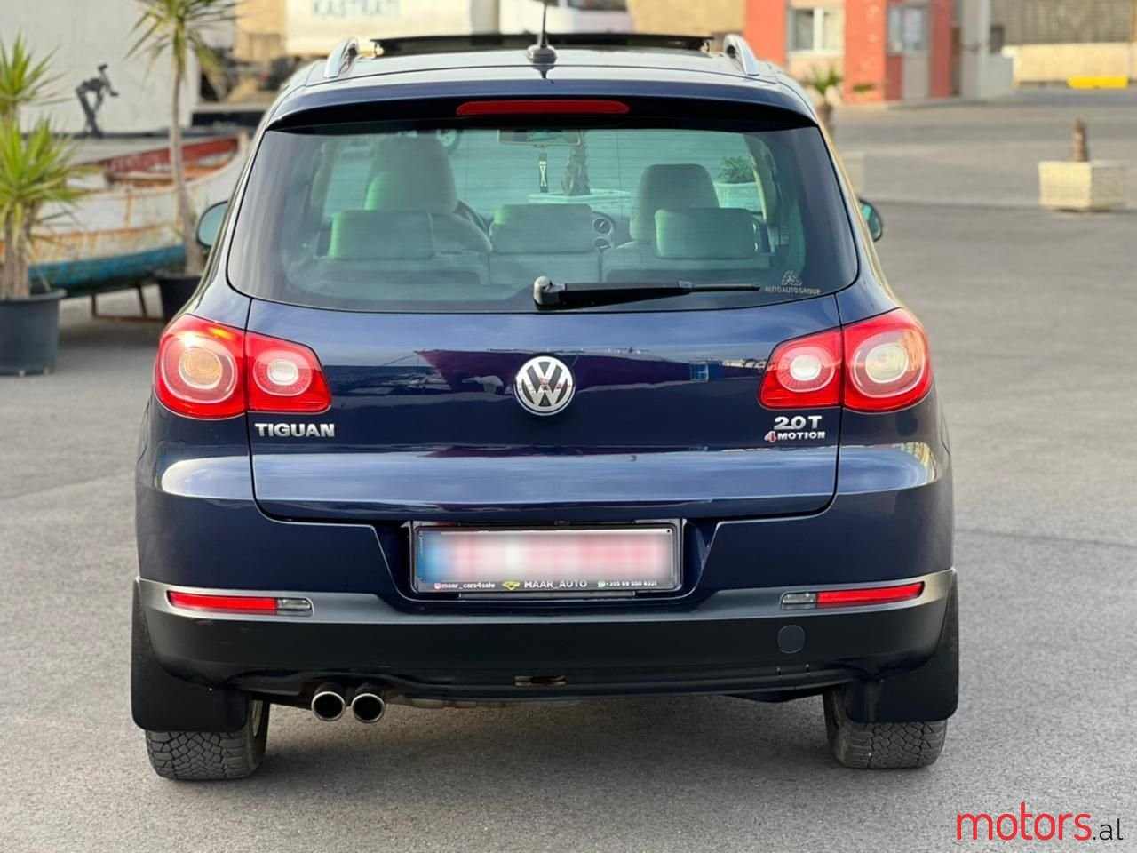 2011' Volkswagen Tiguan photo #4