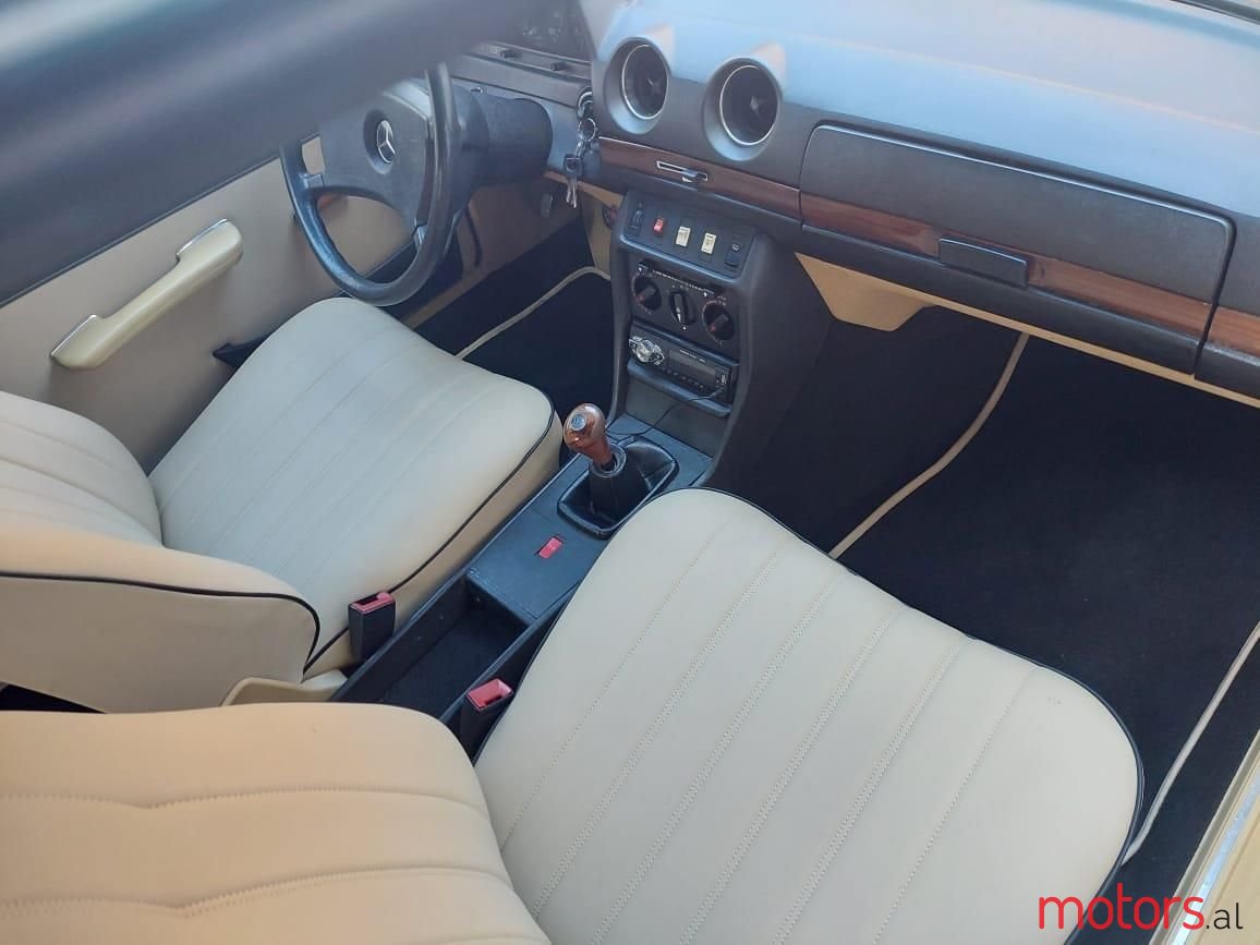 1983' Mercedes-Benz 240 photo #4