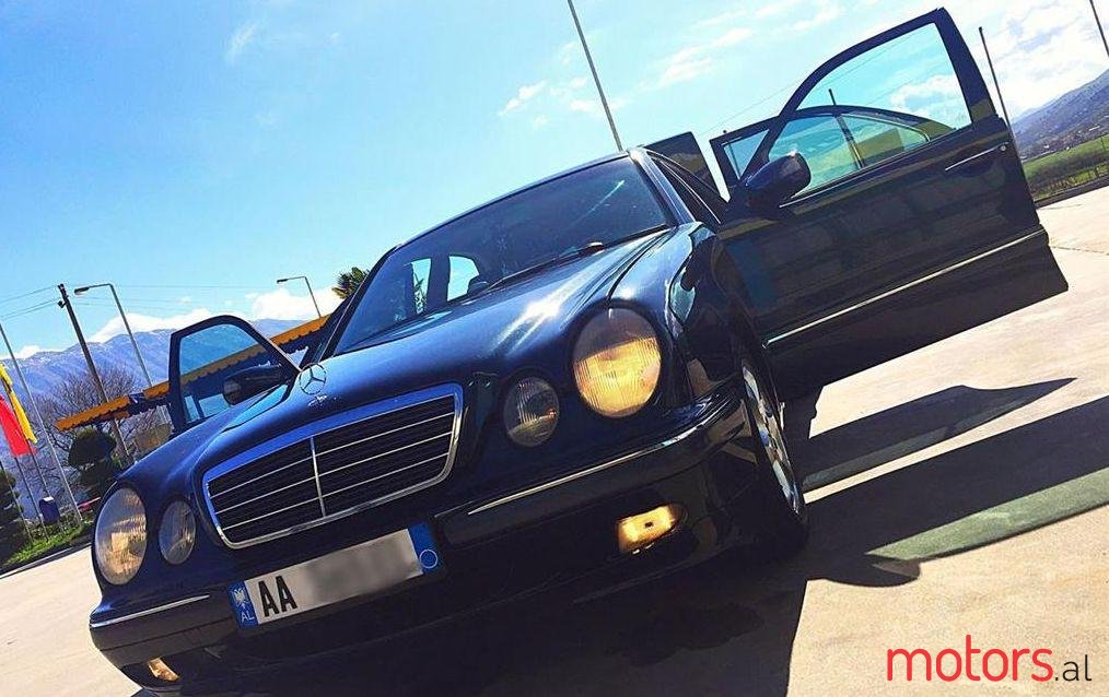 2001' Mercedes-Benz E 200 photo #3