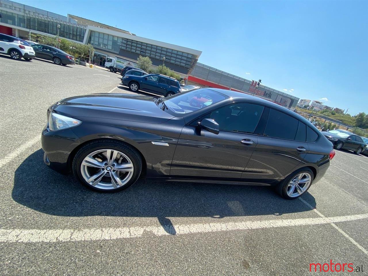 2014' BMW 5 Series GT photo #1