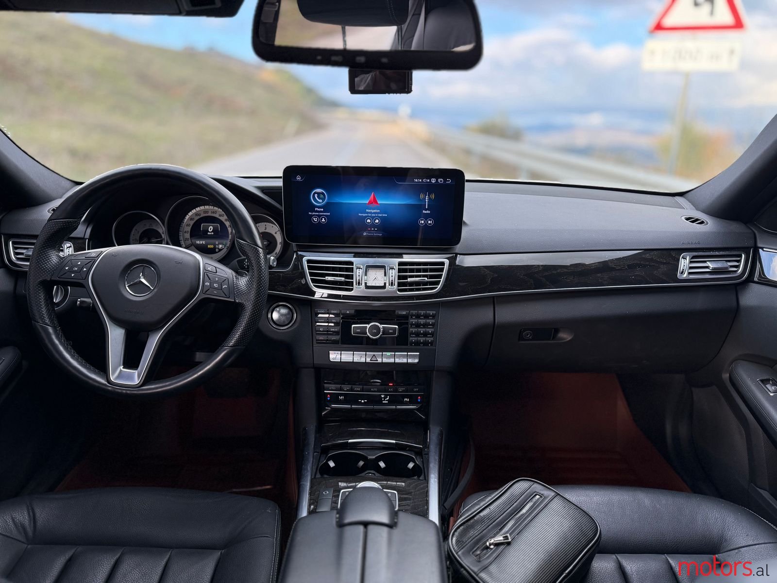 2014' Mercedes-Benz E 220 photo #4