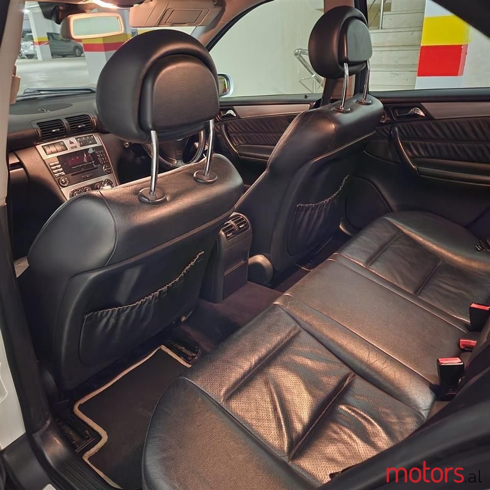 2005' Mercedes-Benz C 270 photo #4