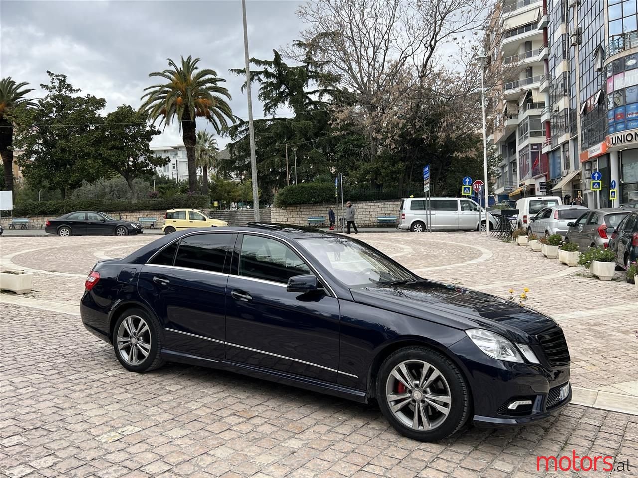 2010' Mercedes-Benz E 250 photo #2
