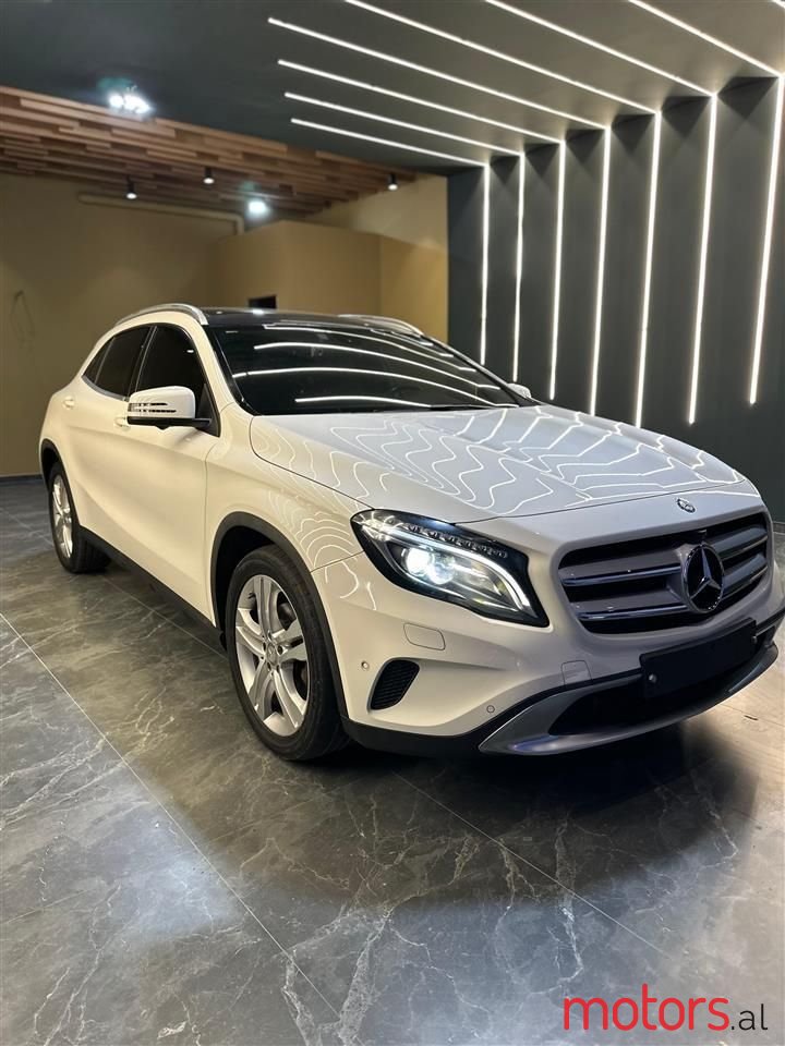 2014' Mercedes-Benz GLA 200 photo #2