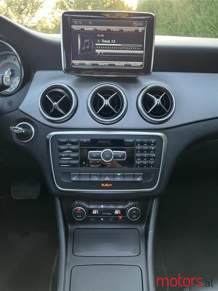 2014' Mercedes-Benz CLA 250 photo #4