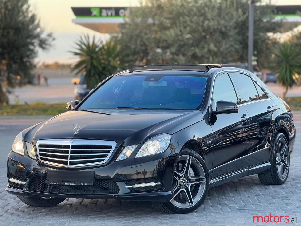 2012' Mercedes-Benz E 500 photo #1