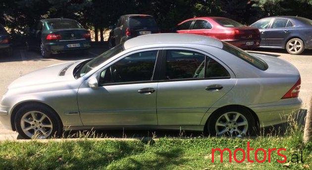 2005' Mercedes-Benz C-Class photo #2