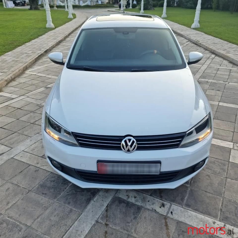 2013' Volkswagen Jetta photo #3