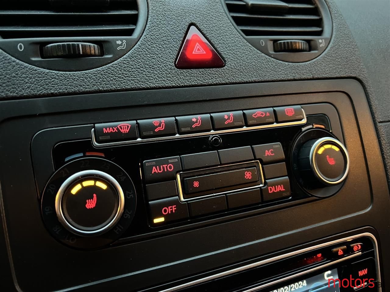 2011' Volkswagen Caddy photo #3