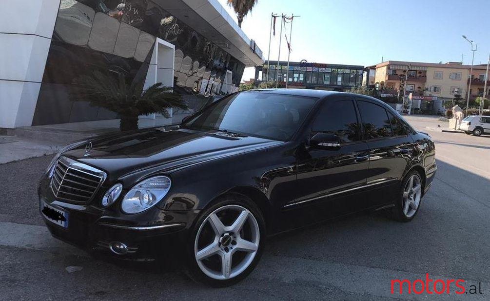 2008' Mercedes-Benz E 320 photo #1