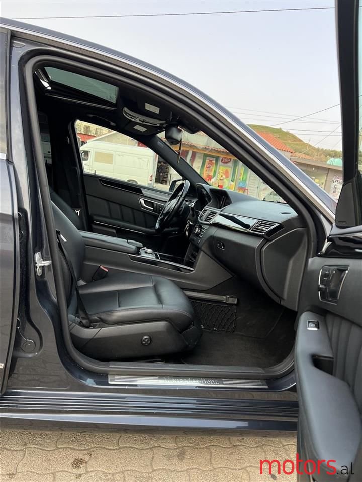 2012' Mercedes-Benz E 350 photo #6