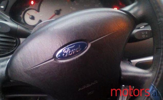 2003' Ford Focus photo #2