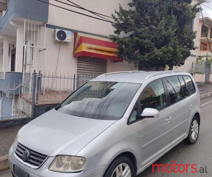 2005' Volkswagen Touran photo #1