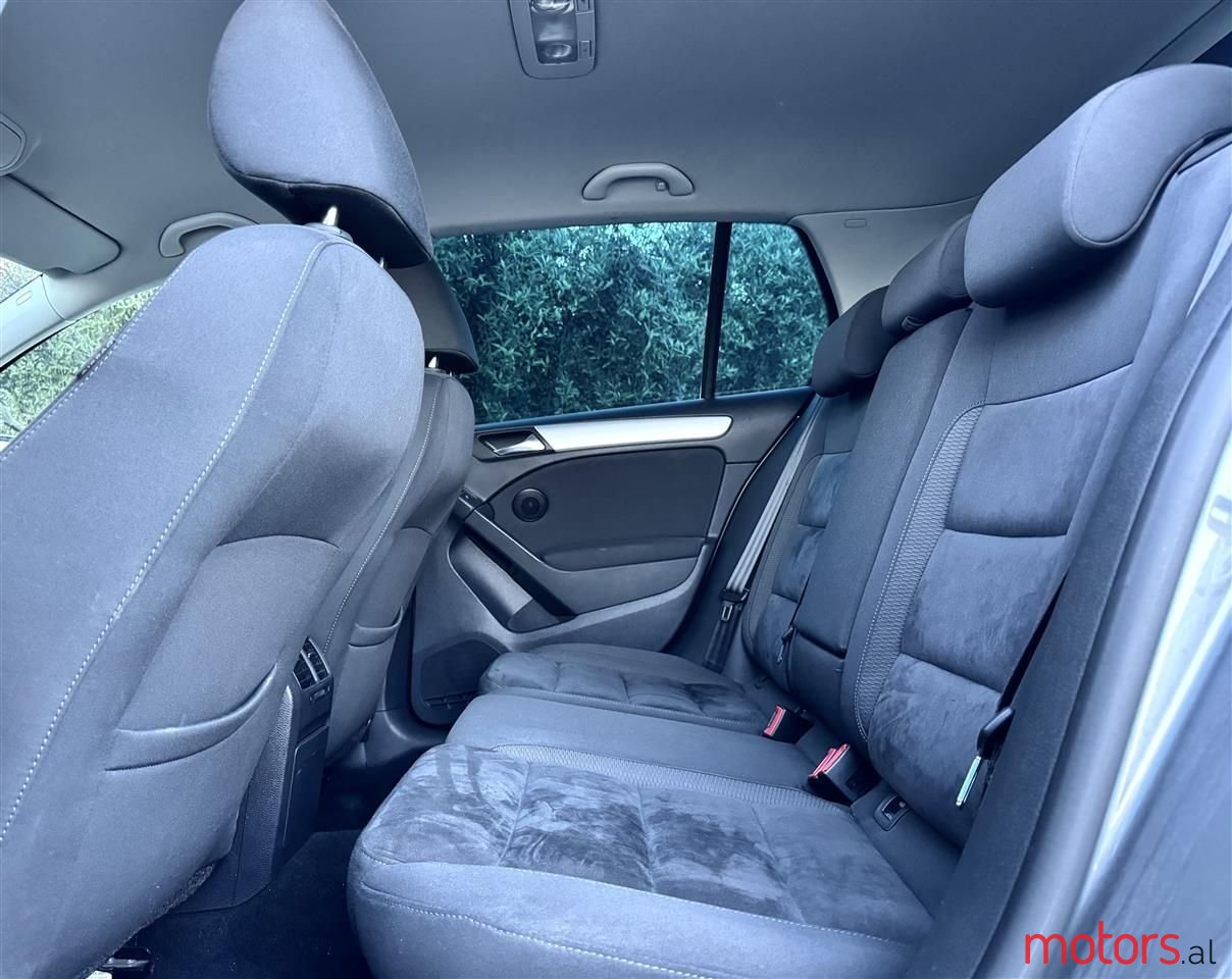 2013' Volkswagen Golf photo #2