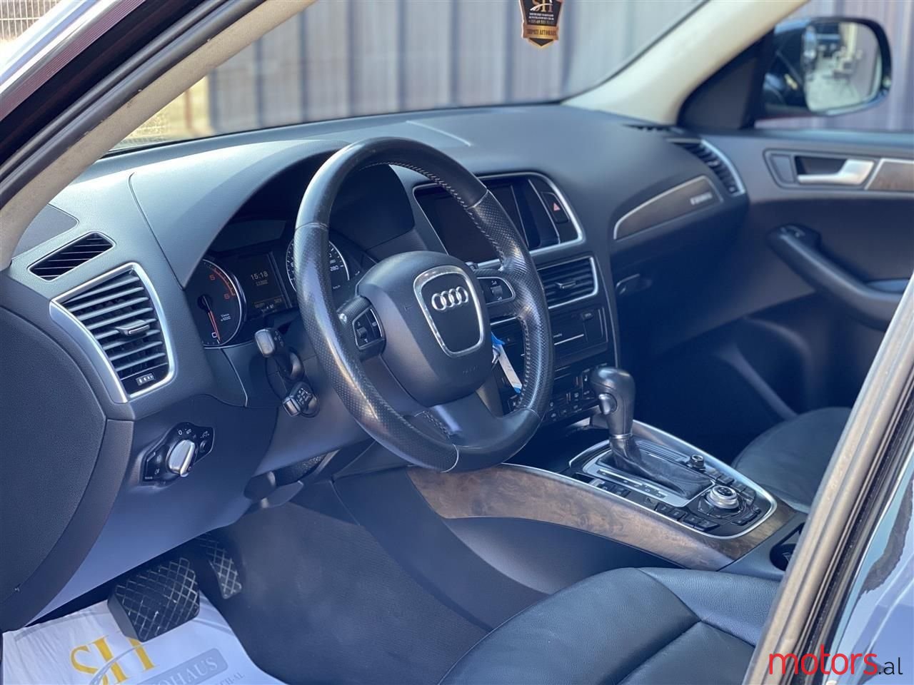 2010' Audi Q5 photo #6