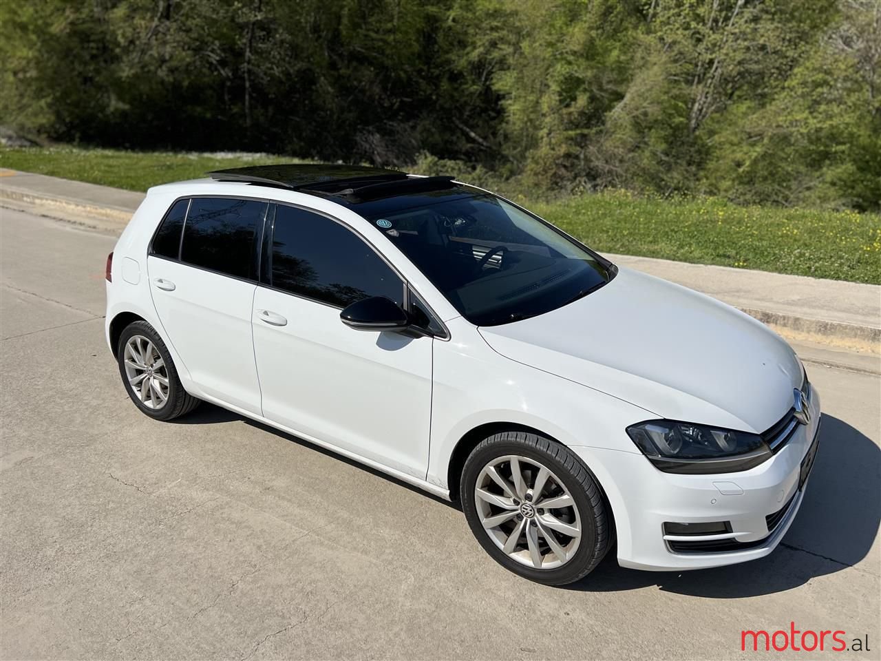 2014' Volkswagen Golf photo #1