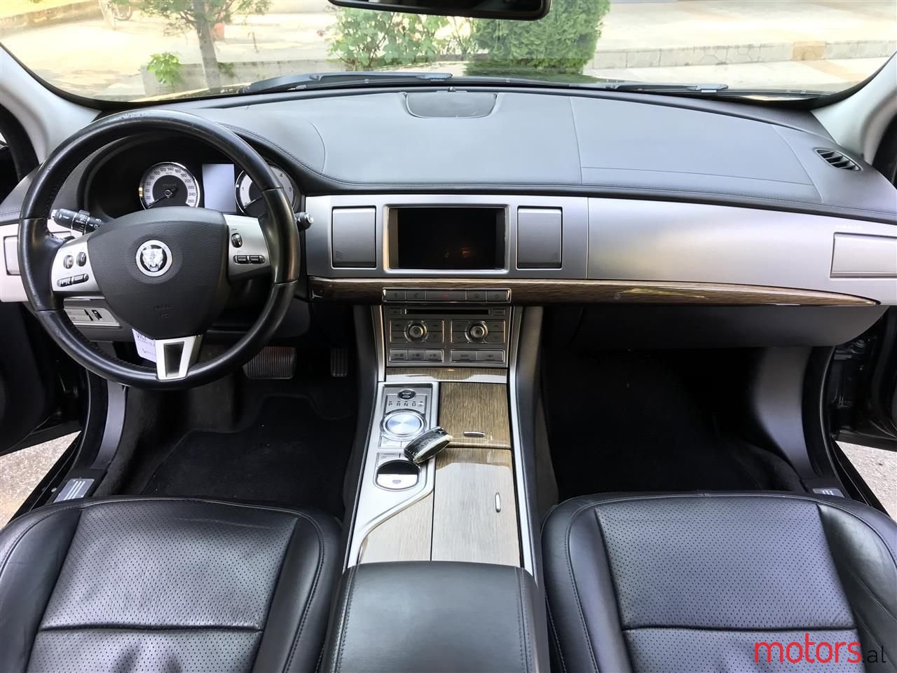 2010' Jaguar XF photo #4