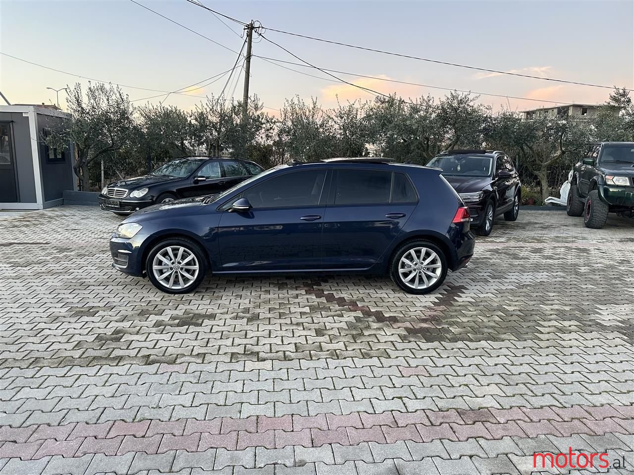 2016' Volkswagen Golf photo #2