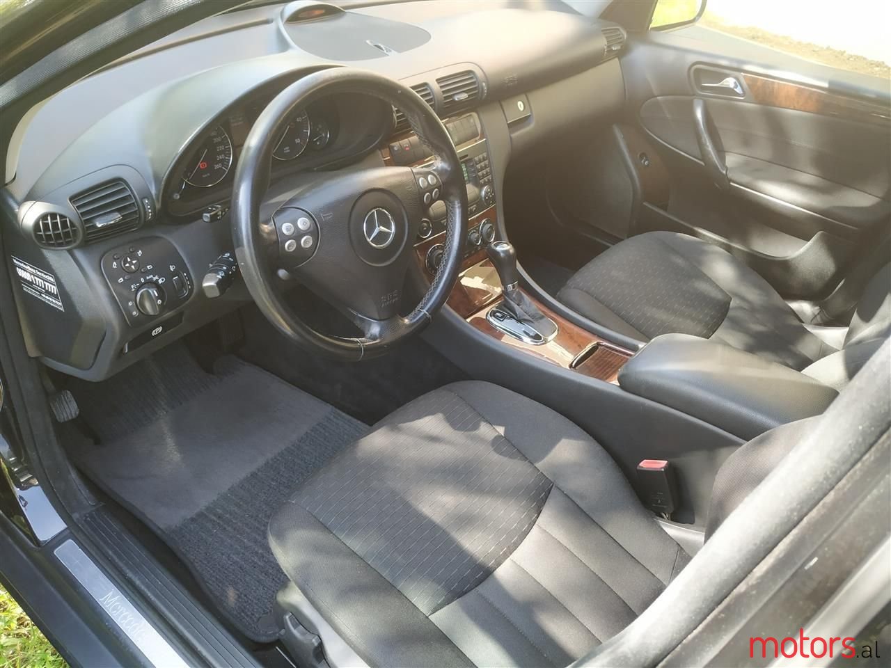 2006' Mercedes-Benz C 220 photo #6