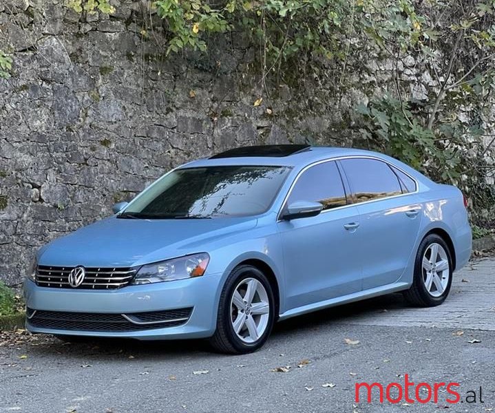 2012' Volkswagen Passat photo #2