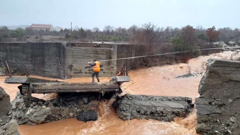 U shemb nga përmbytjet, FA nis punën për ndërtimin e urës në Lezhë