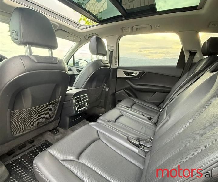 2018' Audi Q7 photo #6