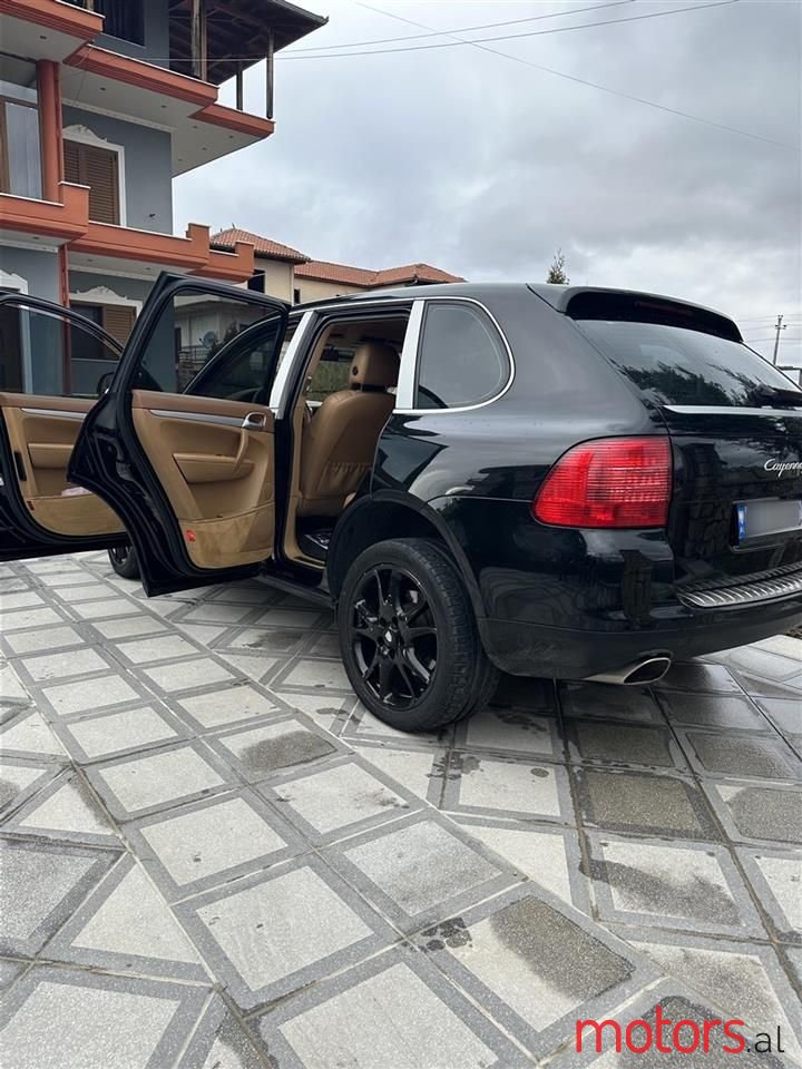 2005' Porsche Cayenne photo #5