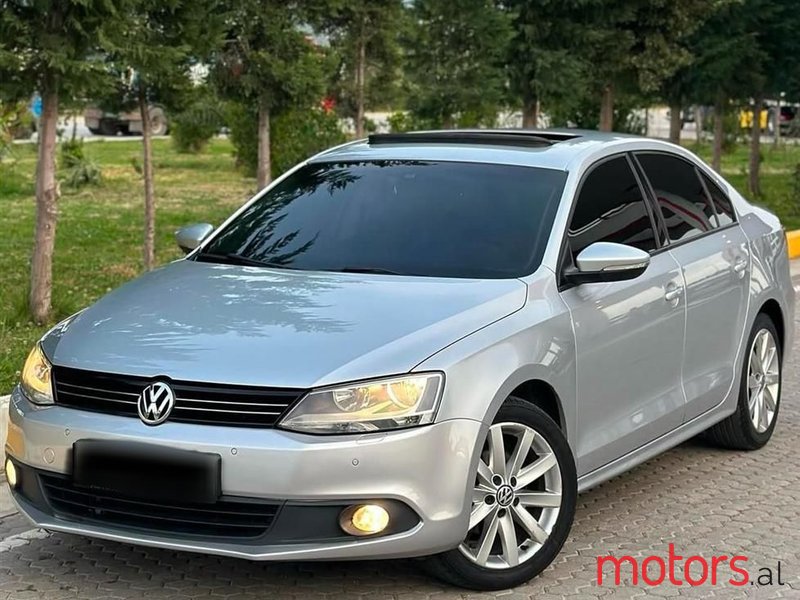 2012' Volkswagen Jetta photo #1