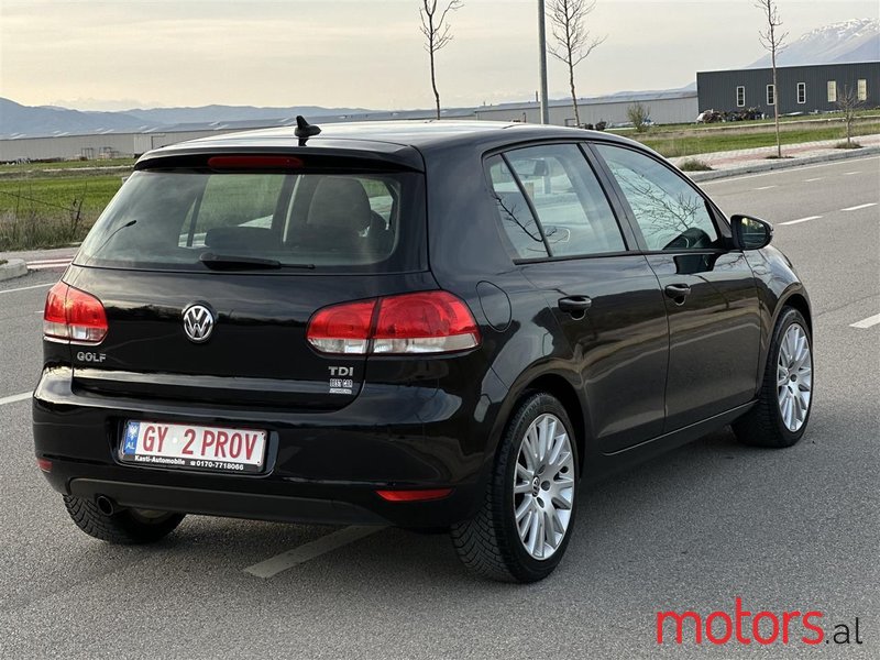 2011' Volkswagen Golf photo #3