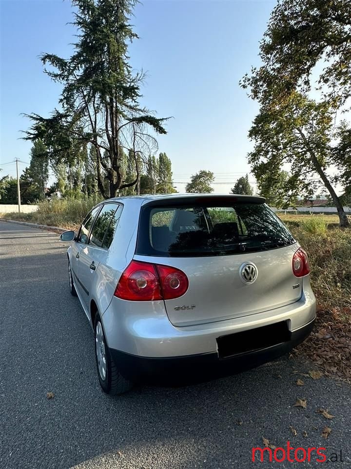 2005' Volkswagen Golf photo #3
