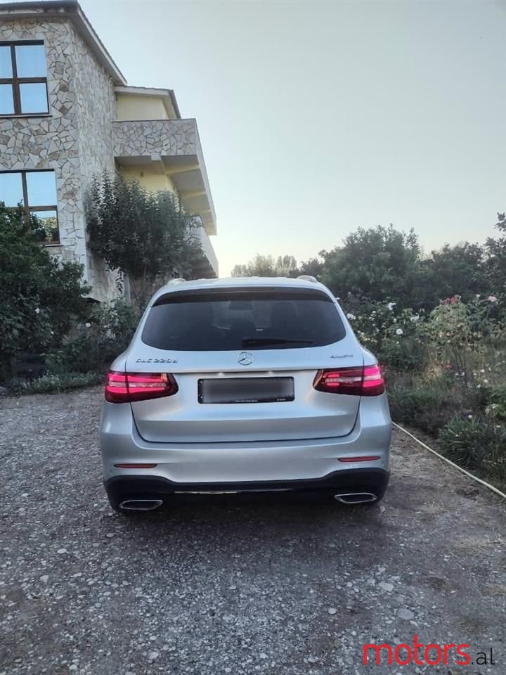 2019' Mercedes-Benz GLC 220 photo #6