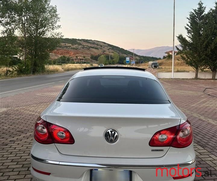 2011' Volkswagen Passat photo #4