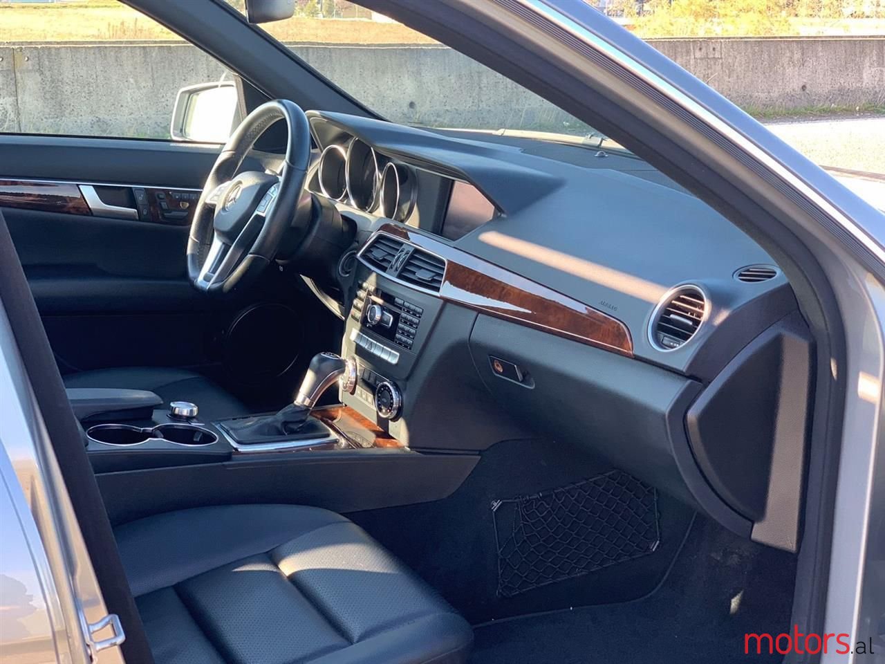 2012' Mercedes-Benz 300 photo #3