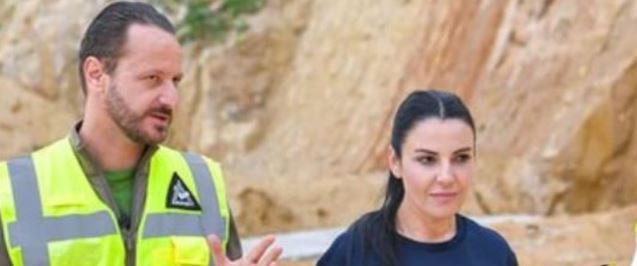 “Ja këndoj këngën dhe nuk ma ndjen për asnjë” -Zbardhen bisedat e Ballukut me Ervis Berberin! Ministrja e Infrastrukturës: Mbylleni sot me urgjencë! Si u manipulua tenderi për Llogaranë