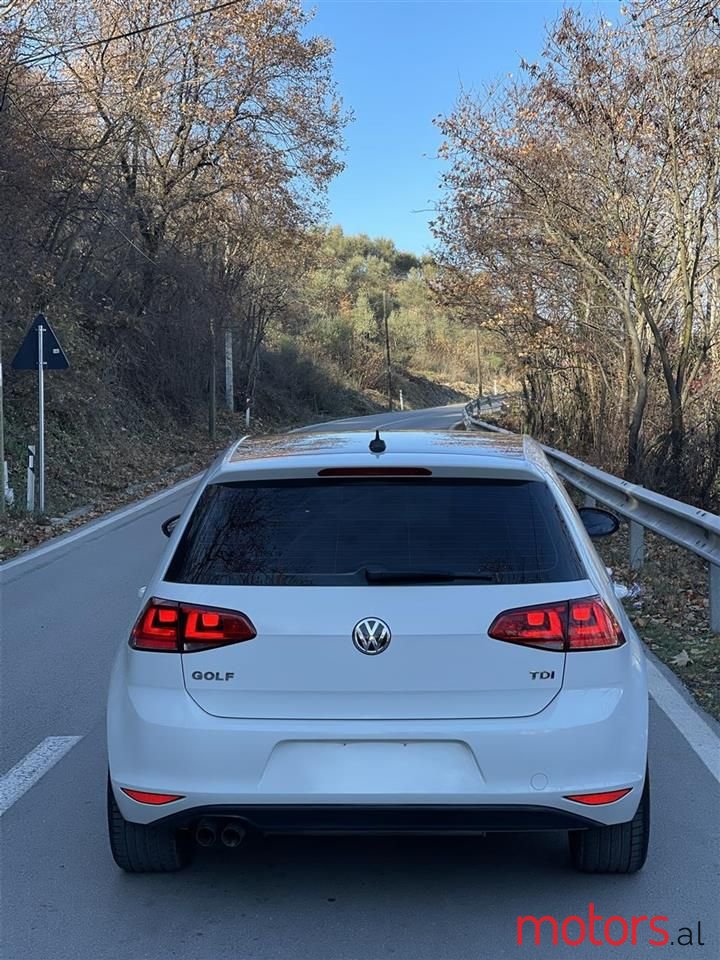 2015' Volkswagen Golf photo #4