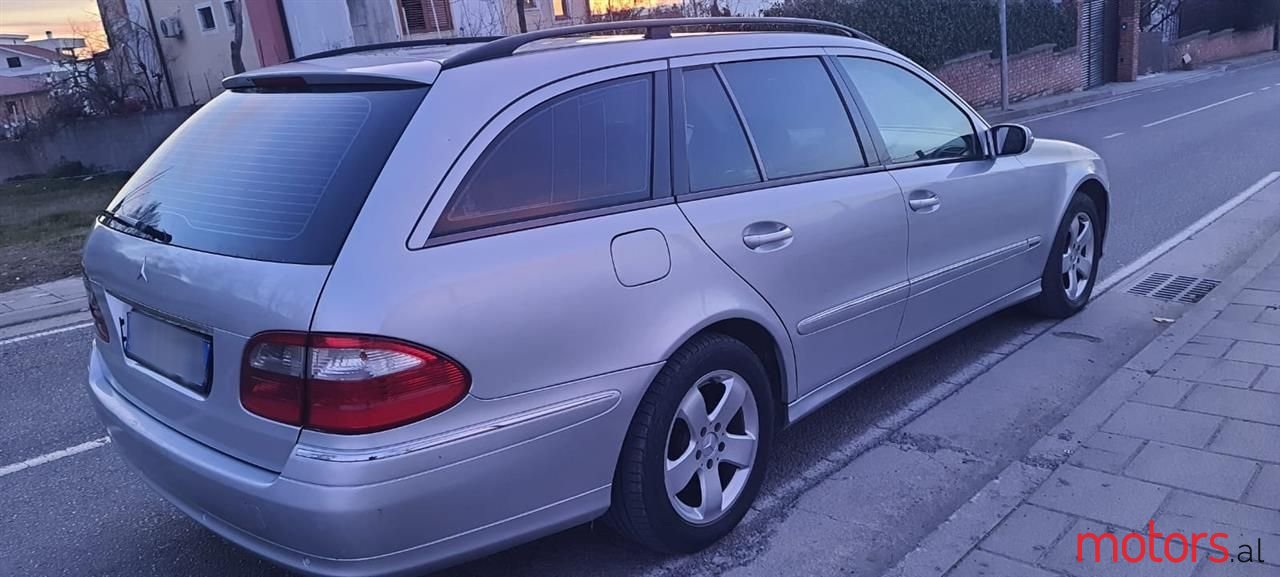 2005' Mercedes-Benz E 220 photo #3